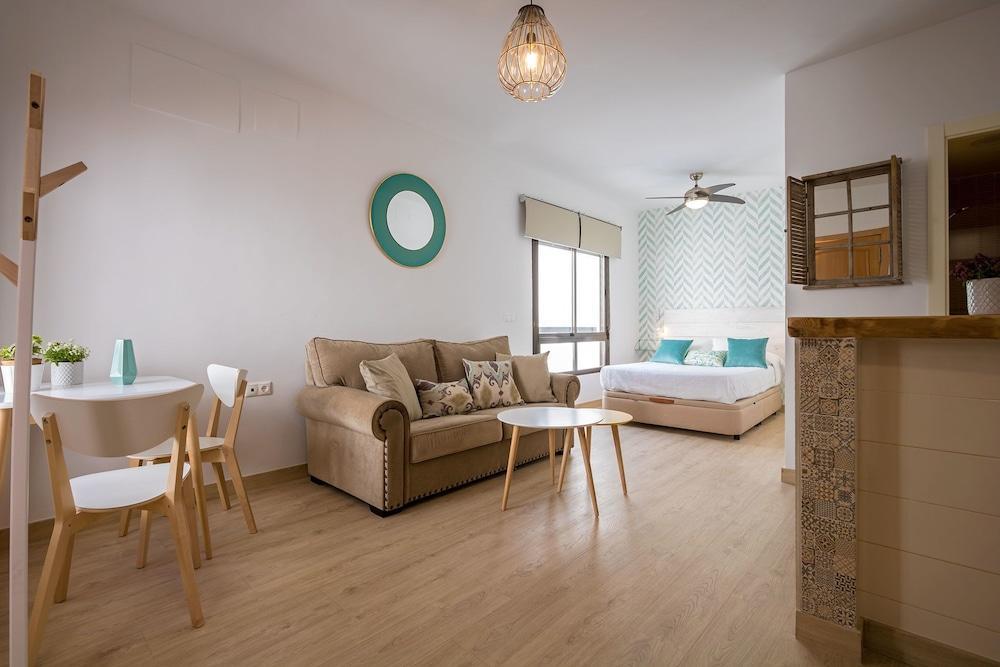 Barcelona Apartments Marina 124 Екстериор снимка